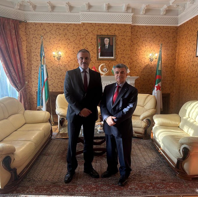 سعادة السفير يقوم بزيارة سفير جمهورية الجزائر
