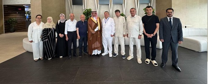 السفير يودع ضيوف برنامج خادم الحرميين الشريفيين لهذا العام 
